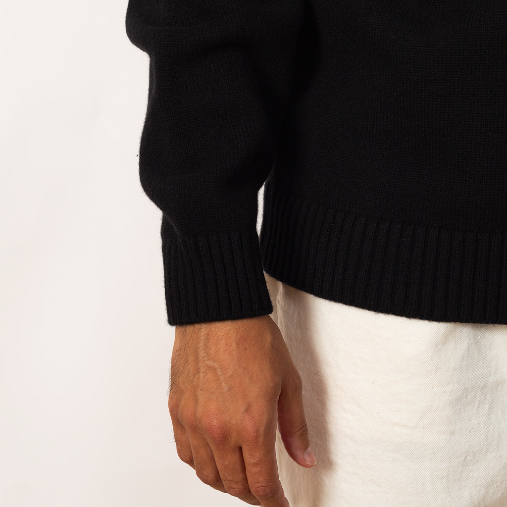 Source Knit - Black
