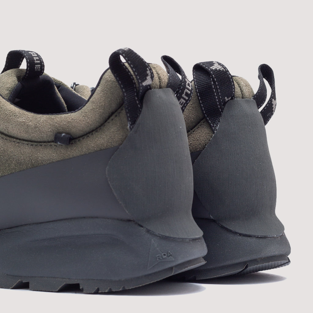 and wander Cingino - Tea Leaf / Black