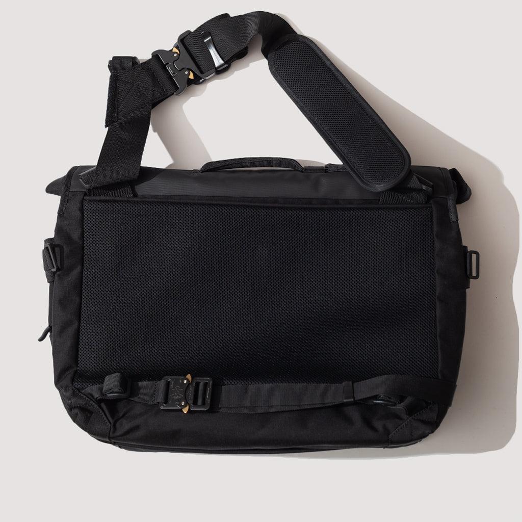 NXL Medium Messenger Tech-Line - Black