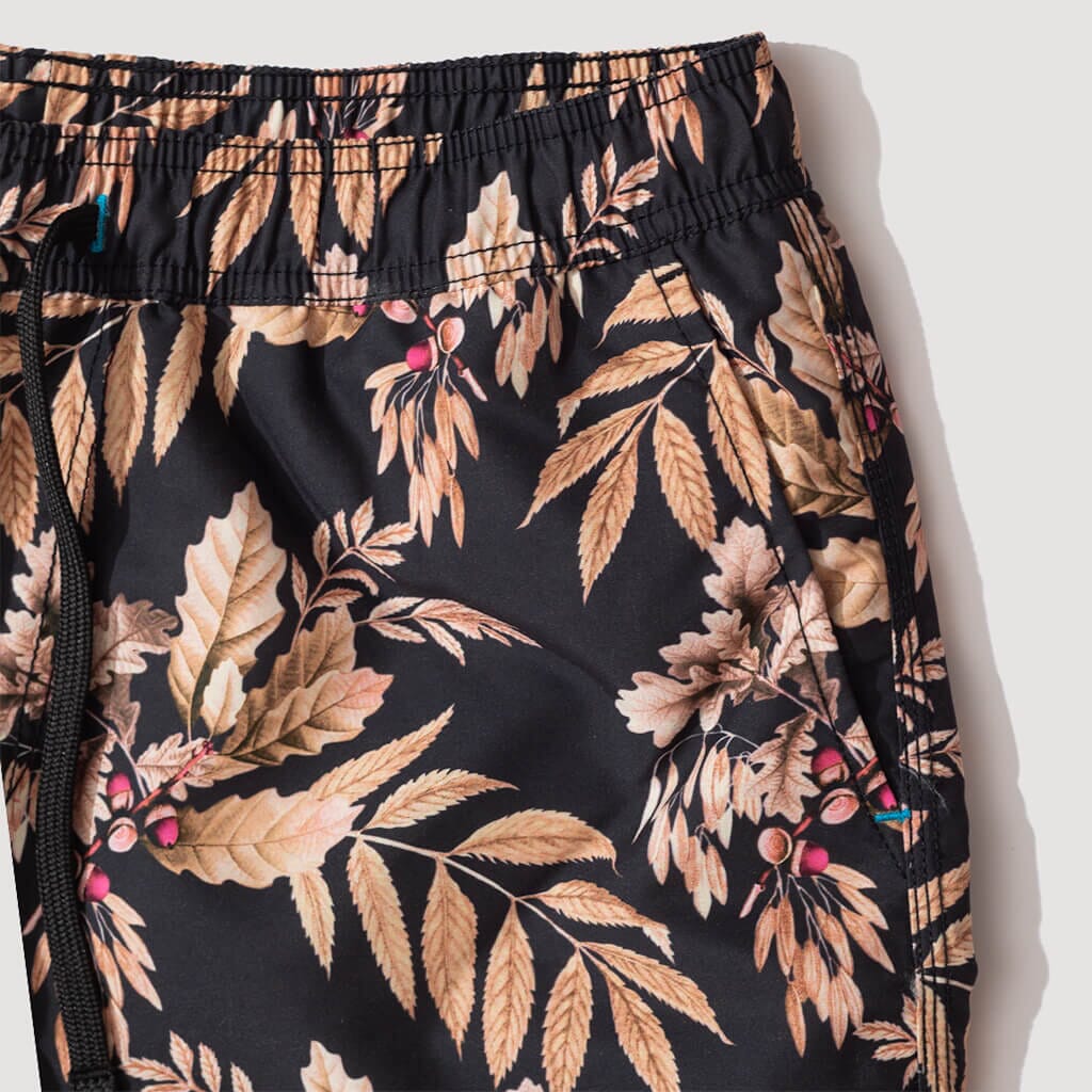 Blythe Short - Black/Leaves