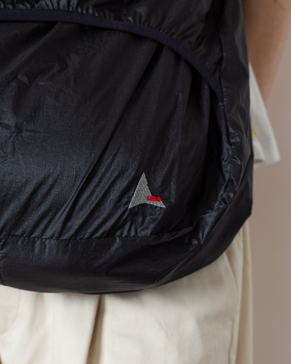 Laki Packable Knot Bag - Black | Roa | Peggs & son.