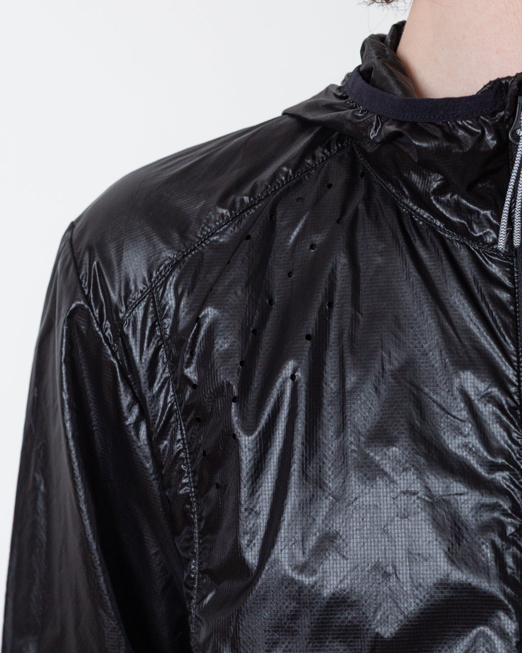 Hue Packable Wind Jacket - Black | Roa | Peggs & son.