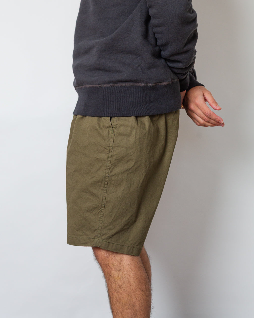 Single Pleated Peg Top Wide Shorts - Olive