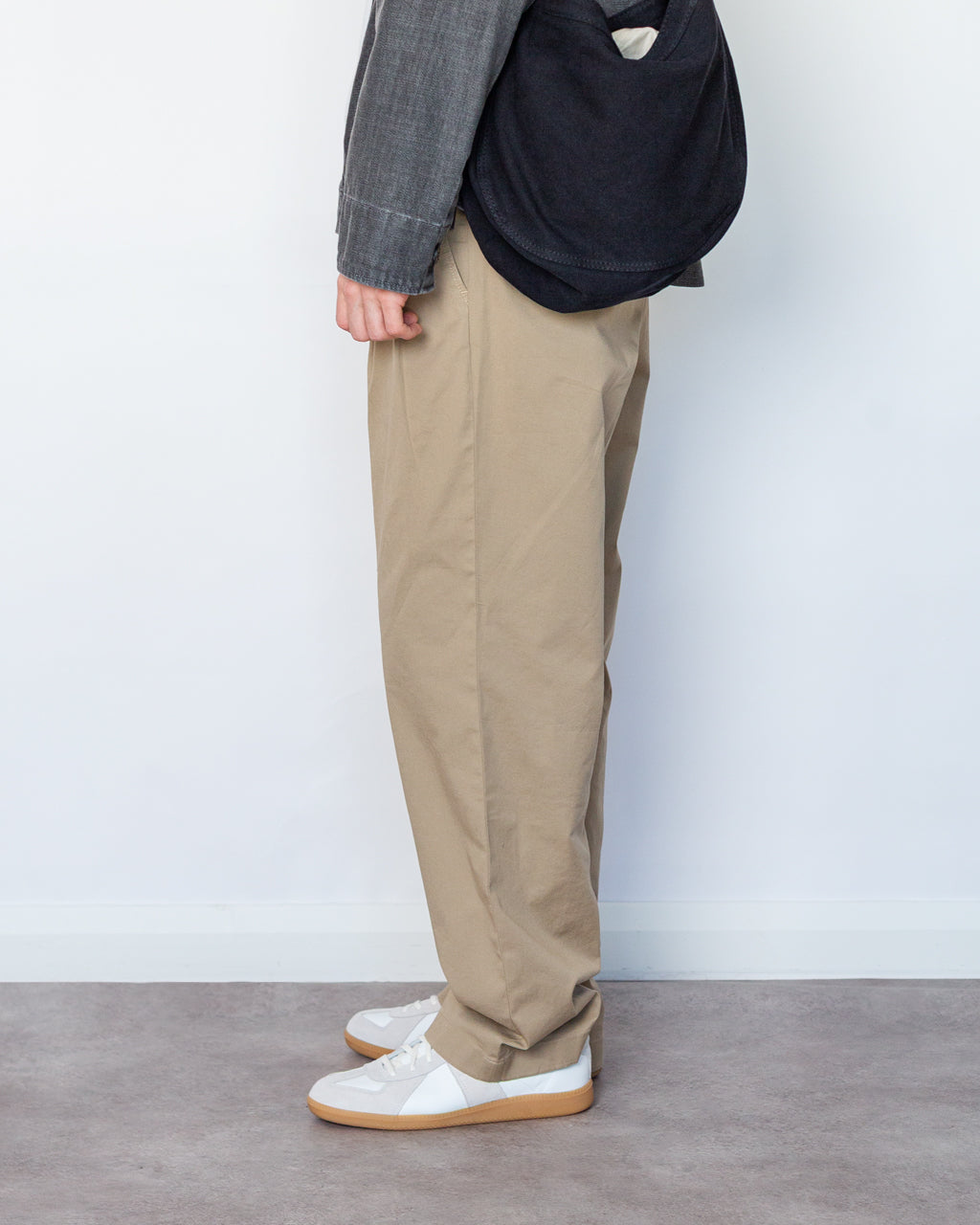 Hestur Relaxed Twill Pleated Trouser - Light Khaki