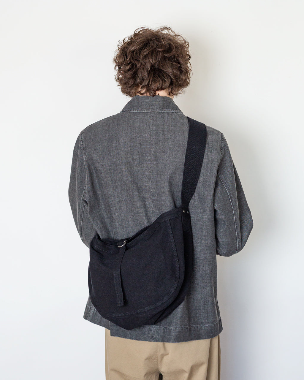 LOT 018 - Newsboy Bag Small - Black | Taiga Takahashi | Peggs & son.