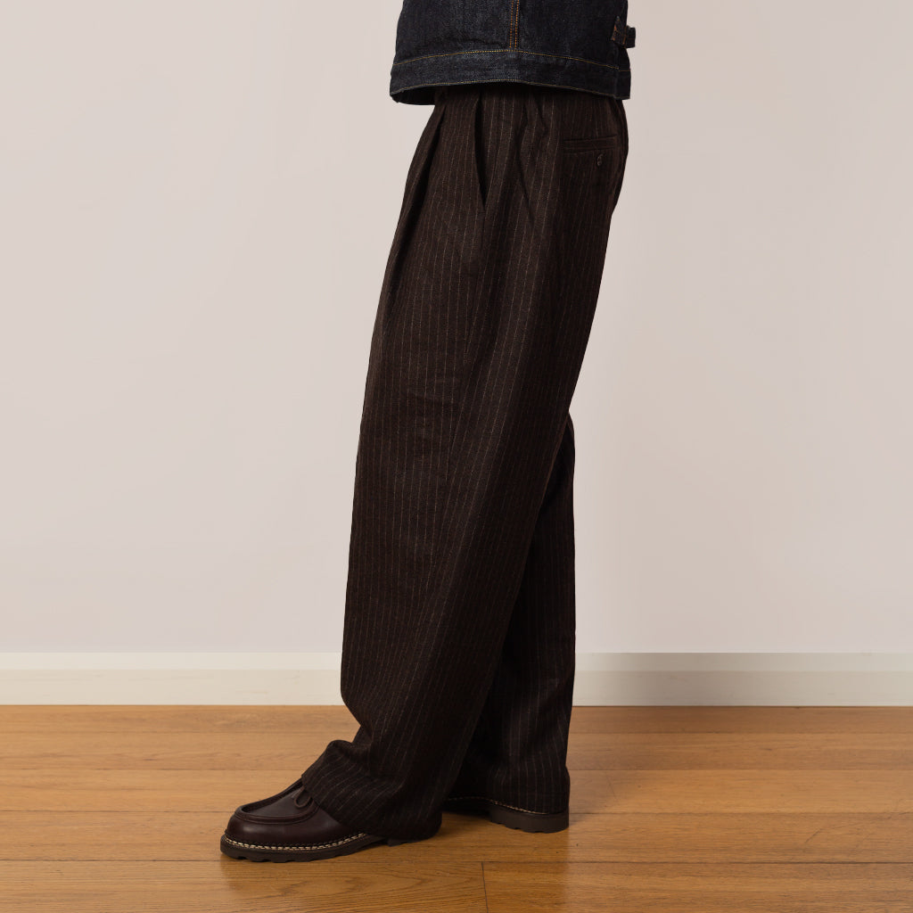 Kay 1630 - Brown Stripe