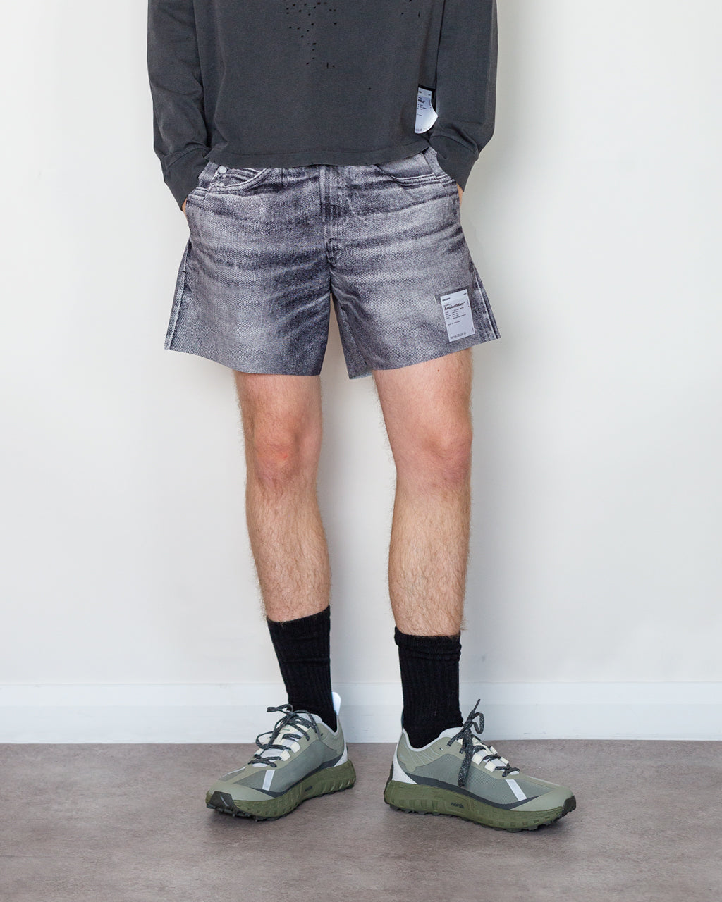 PeaceShell 5 Unlined Short - Black Denim