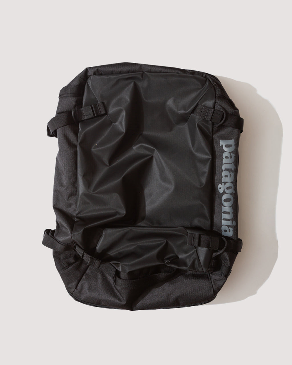 patagonia ブラック 新品 Patagonia Luggage