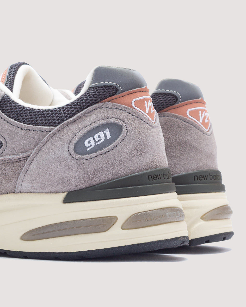 991 GC2 - Elephant Skin/Cork/Dark Gull Grey