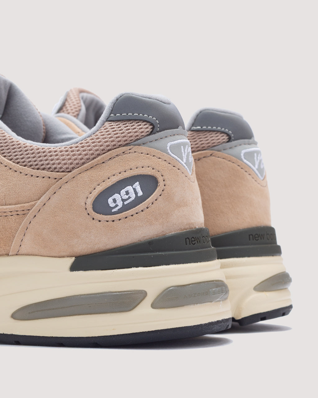 991 BE2 - Cuban Sand/Harbor Mist