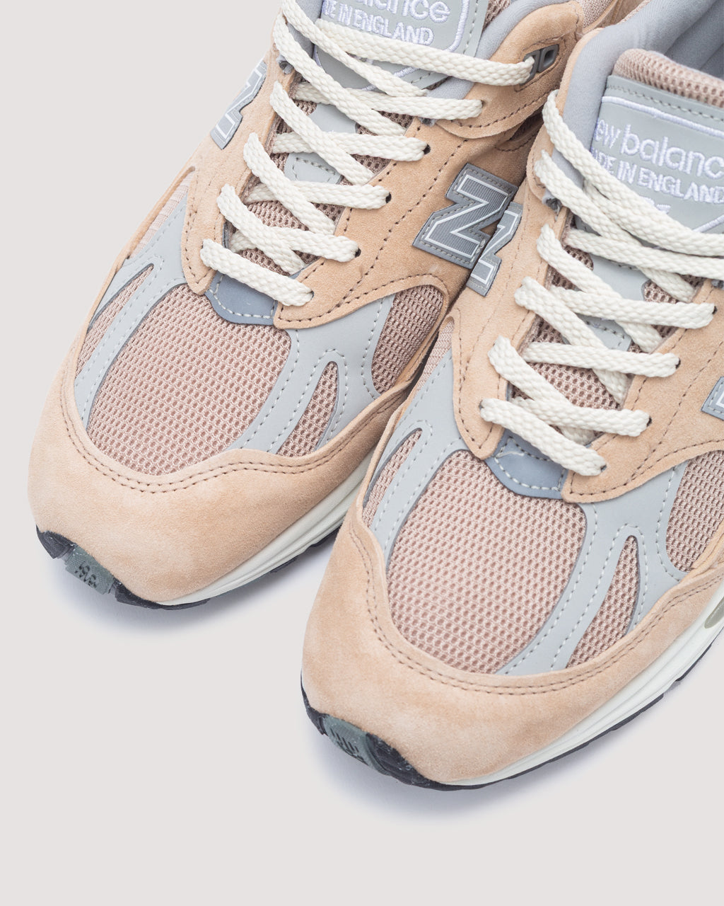 991 BE2 - Cuban Sand/Harbor Mist