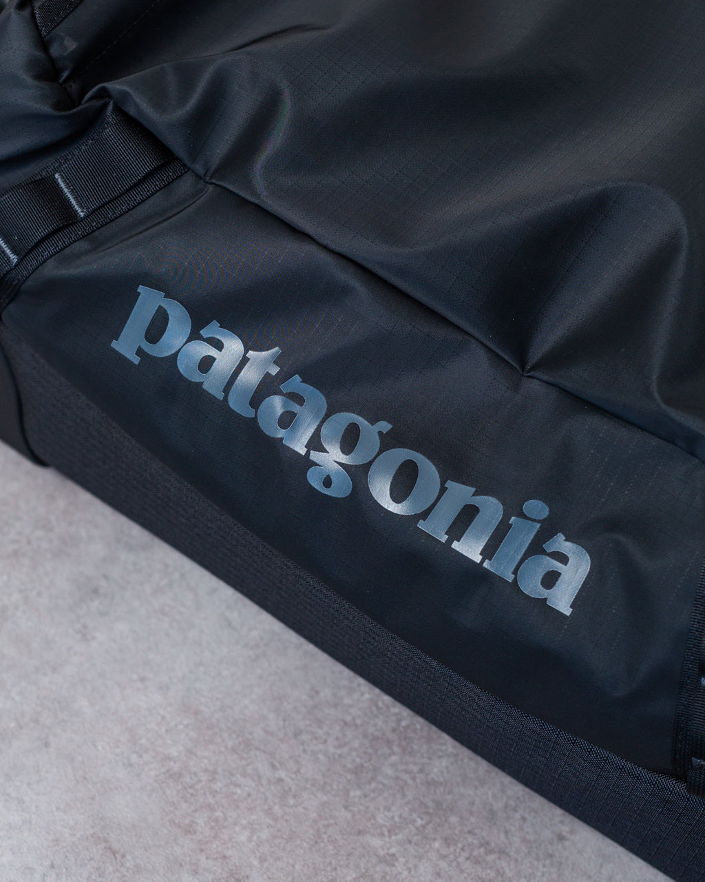 Black Hole Wheeled Duffel 40L - Black