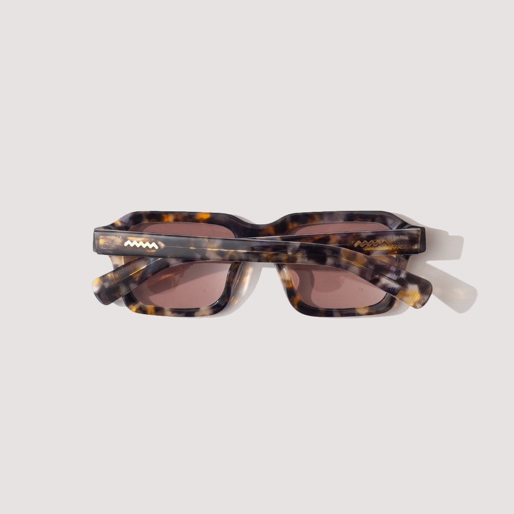 Staunton - Brown Tortoise