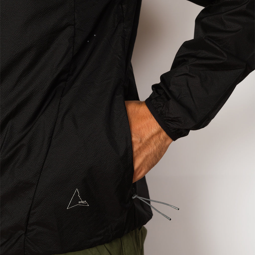 Hue Packable Wind Jacket - Black