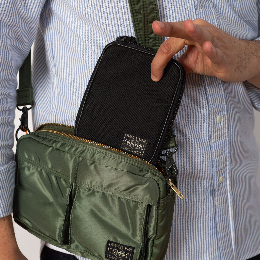 Hybrid Passport Case - Black