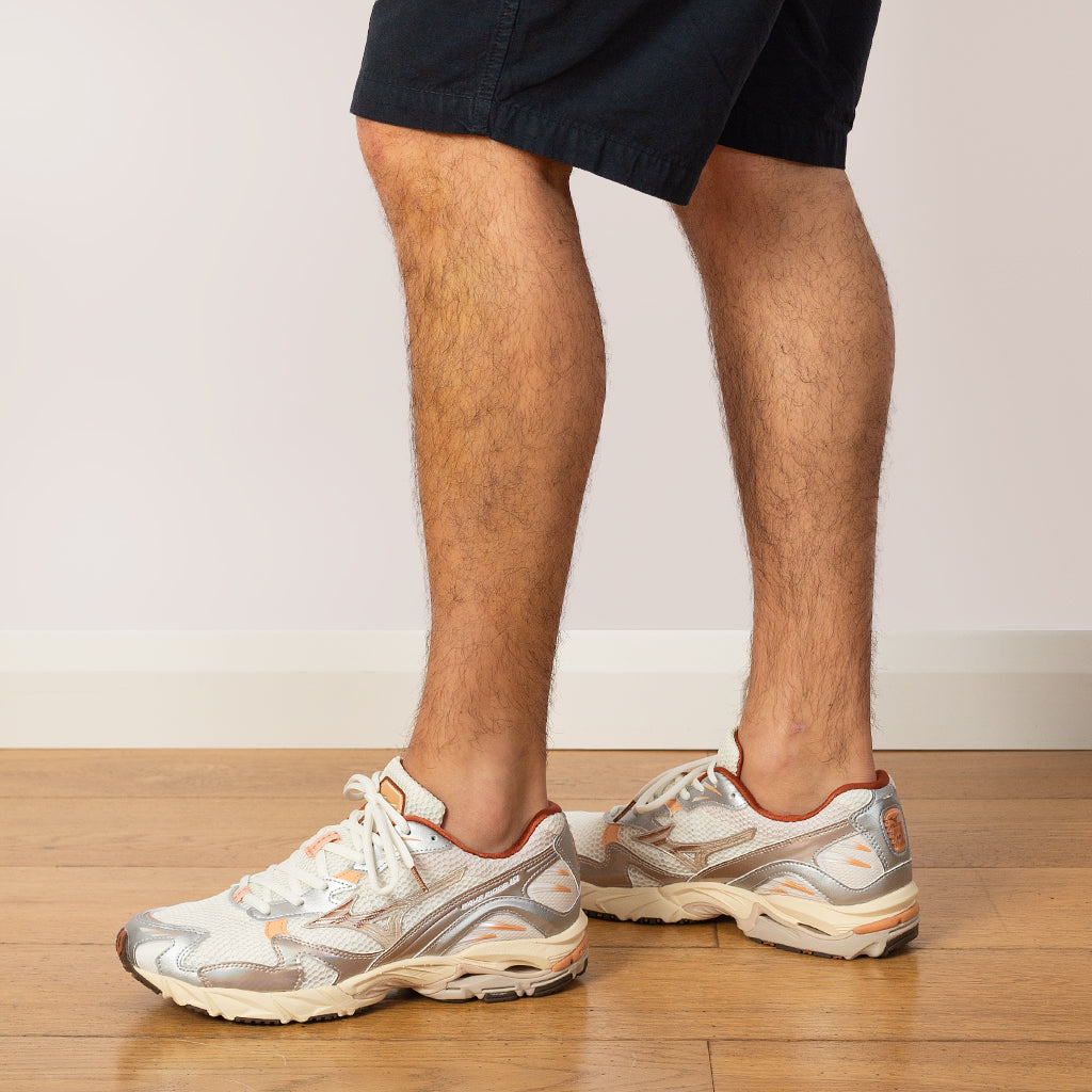 Wave Rider 10 Shifting Sand/Shifting Sand/Snow White Mizuno Peggs