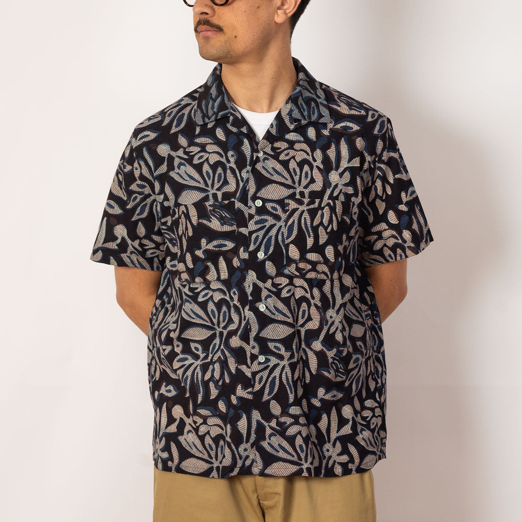 Open Collar Shirt - Navy Leaf