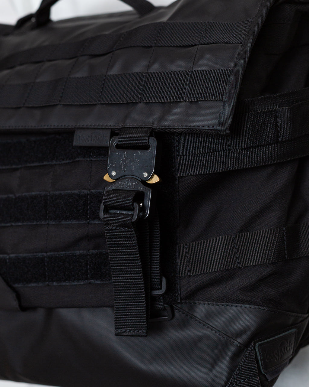 NXL Medium Messenger Tech-Line - Black | Bagjack | Peggs & Son.