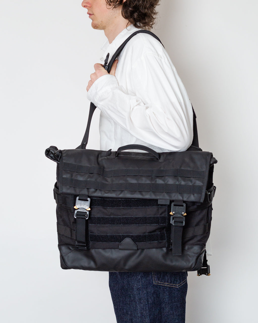 NXL Medium Messenger Tech-Line - Black | Bagjack | Peggs & Son.