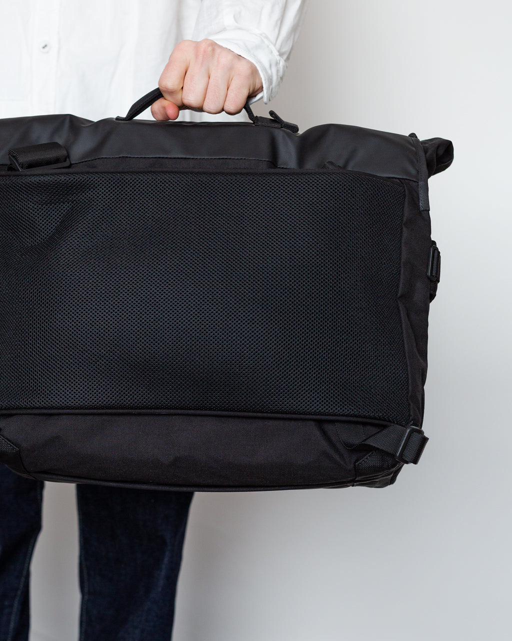 NXL Medium Messenger Tech-Line - Black | Bagjack | Peggs & Son.