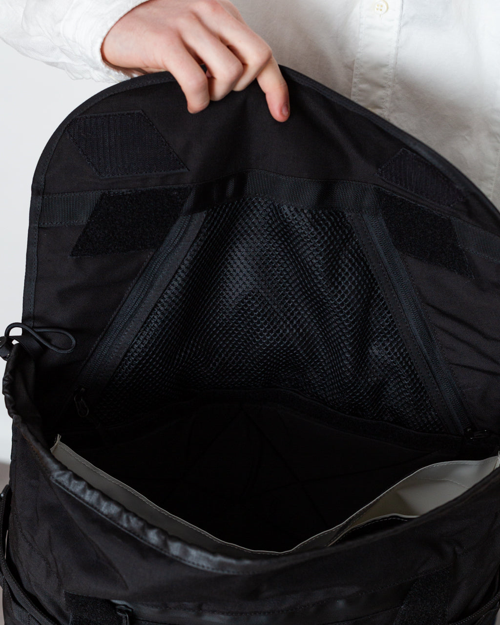 NXL Medium Messenger Tech-Line - Black | Bagjack | Peggs & Son.