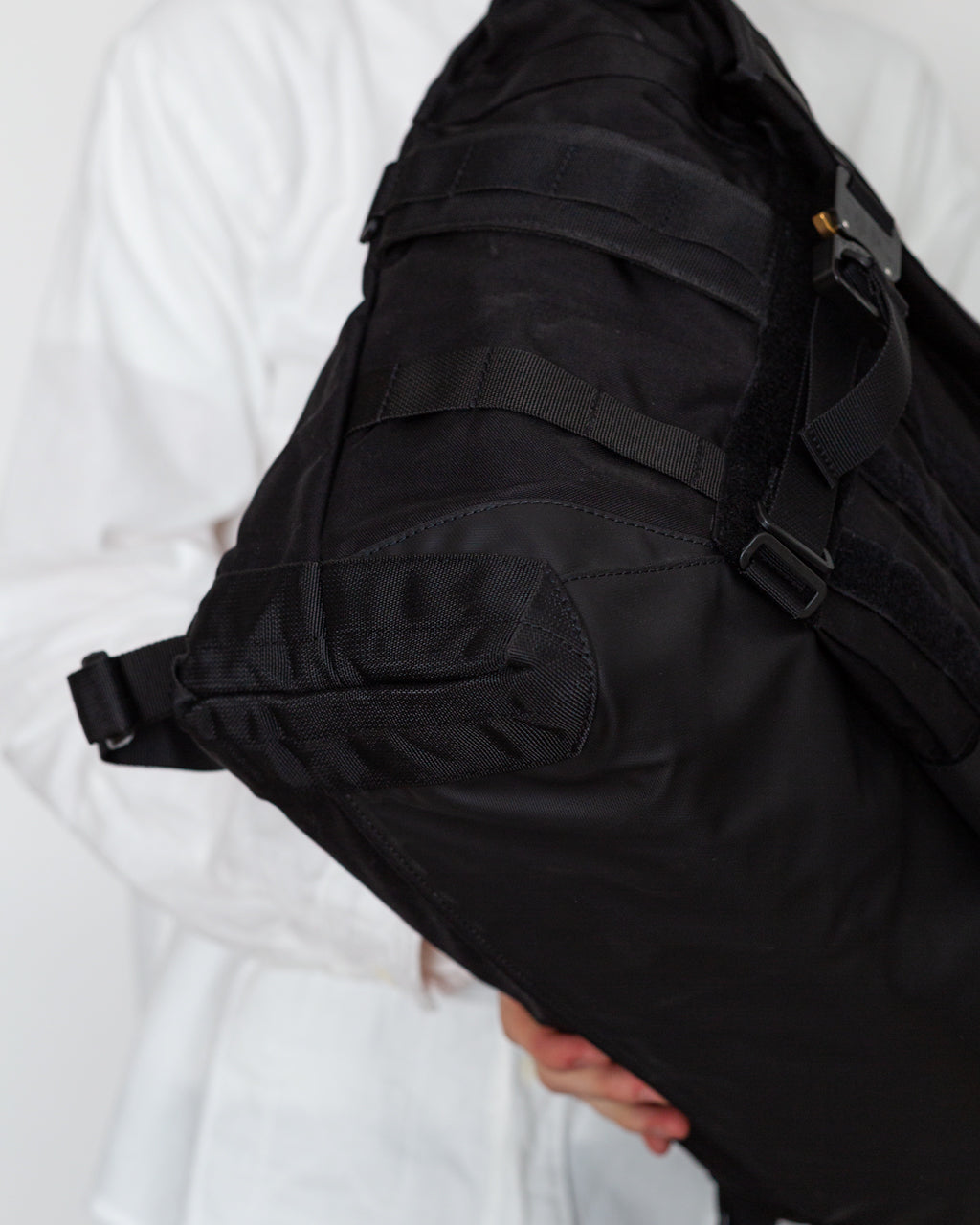 NXL Medium Messenger Tech-Line - Black | Bagjack | Peggs & Son.