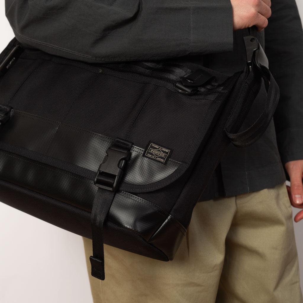 Heat Messenger Bag (L) - Black