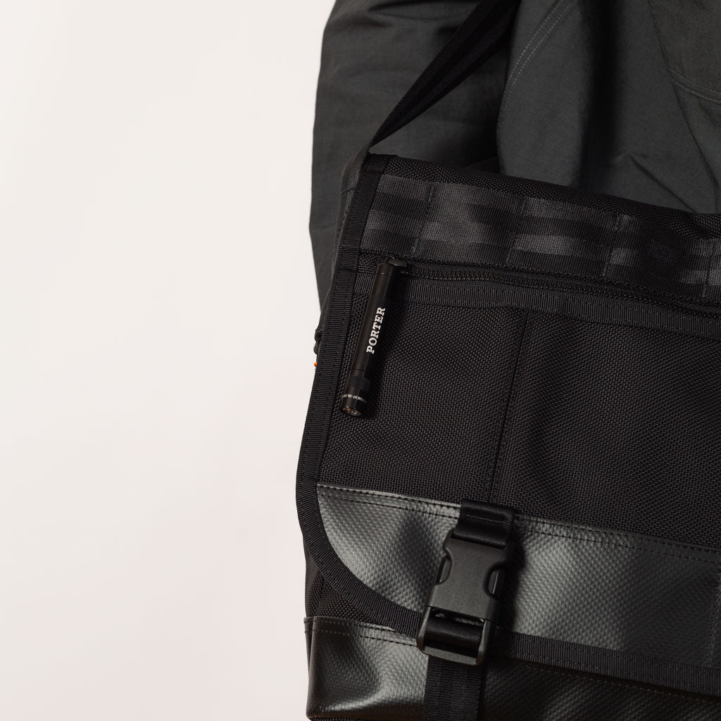 Heat Messenger Bag (L) - Black