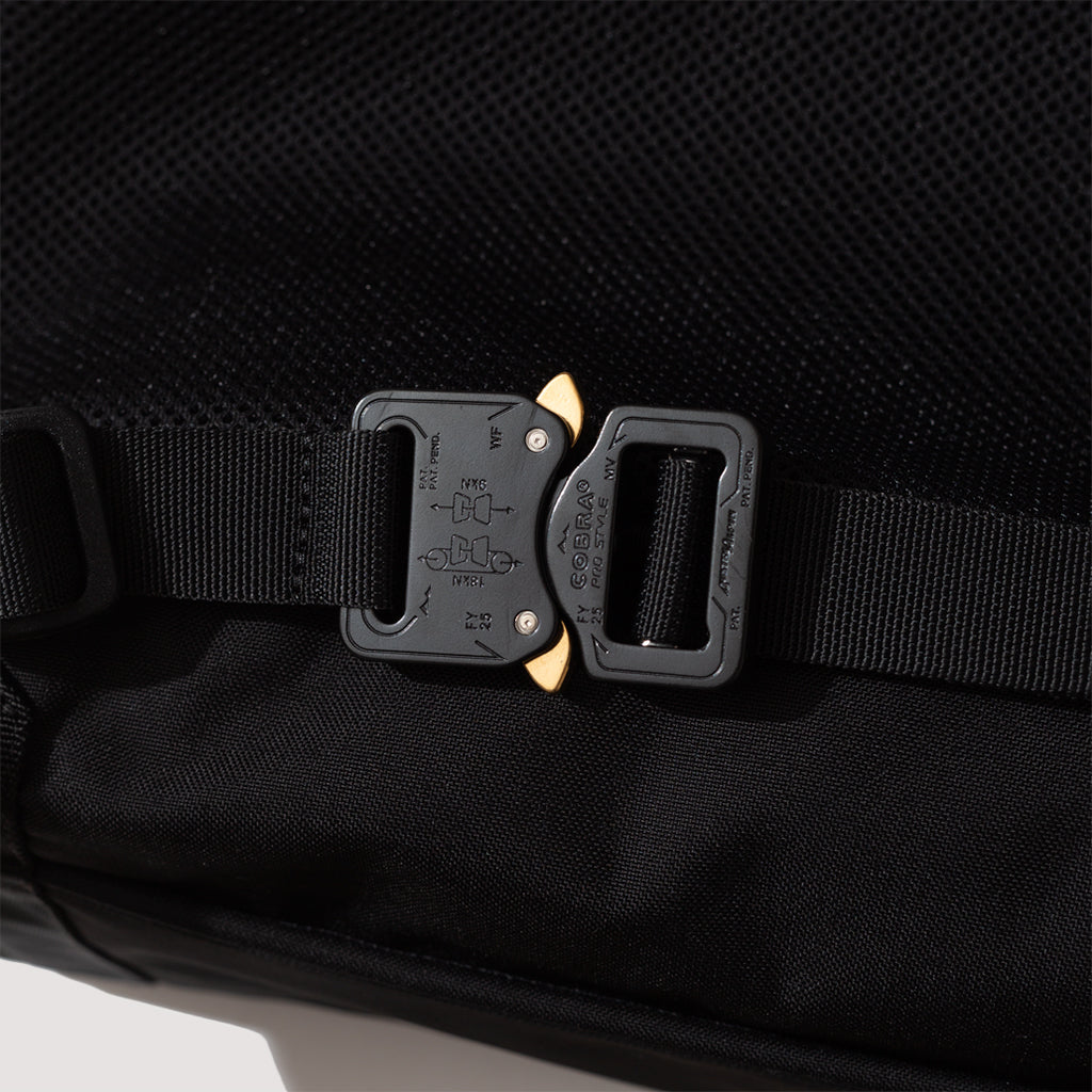 NXL Small Messenger Tech-Line - Black